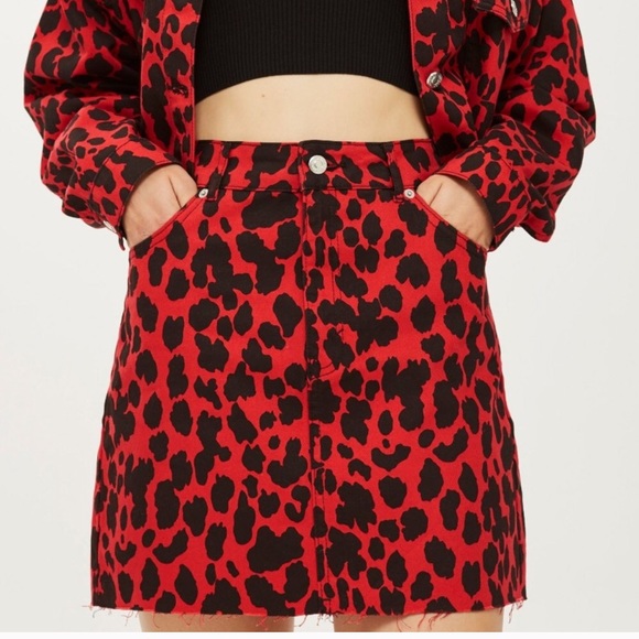 Topshop Dresses & Skirts - Topshop Moto Red Leopard Animal Print Skirt-Size 6